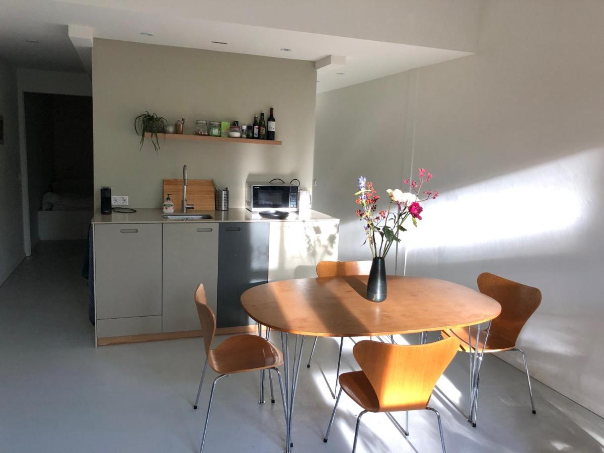 Bed and Breakfast Studio 28A6 With Free Parking Place à Amsterdam Extérieur photo